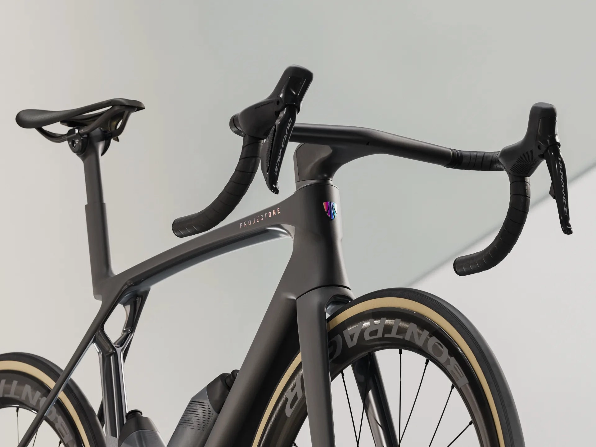 Trek Madone SLR 9 Gen 8 - Matte/Gloss Carbon Smoke