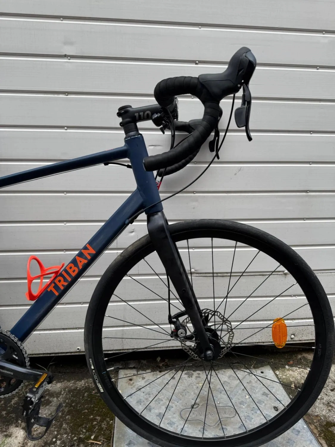 TRIBAN TRIBAN Gravel Bike 120 - Disc Brakes - Carbon fork - 1x10 speed 2023